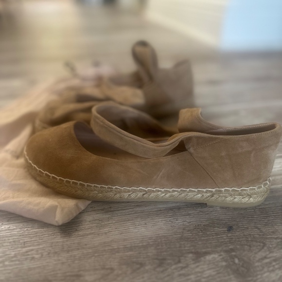 Suede espadrilles, neutral color, super comfortable, never worn - Picture 3 of 7